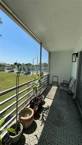 $130,000 | 160 Northeast 203rd Terrace, Unit E31, Miami Gardens, FL 33179