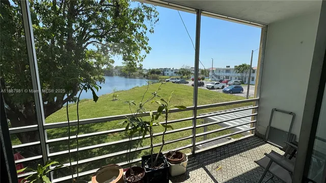 $130,000 | 160 Northeast 203rd Terrace, Unit E31, Miami Gardens, FL 33179