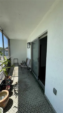 $130,000 | 160 Northeast 203rd Terrace, Unit E31, Miami Gardens, FL 33179