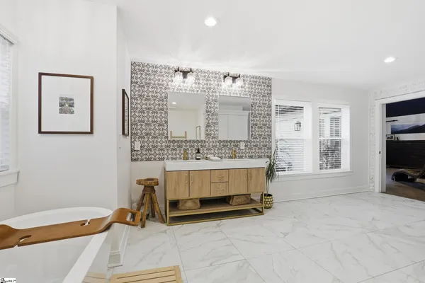 $1,100,000 | 405 Foot Hills Road, Greenville, SC 29617