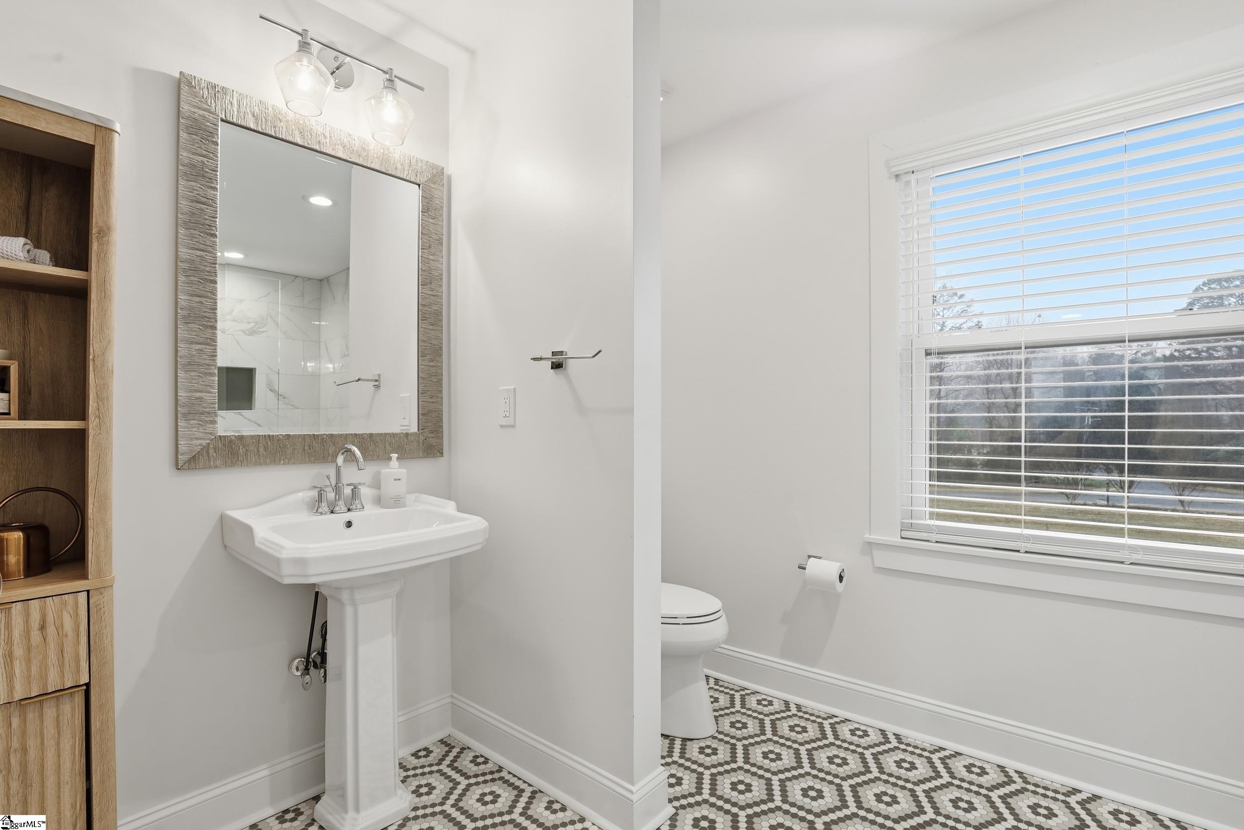 405 Foot Hills Road Greenville, SC 29617 - Photo 36 of 50 En Suite