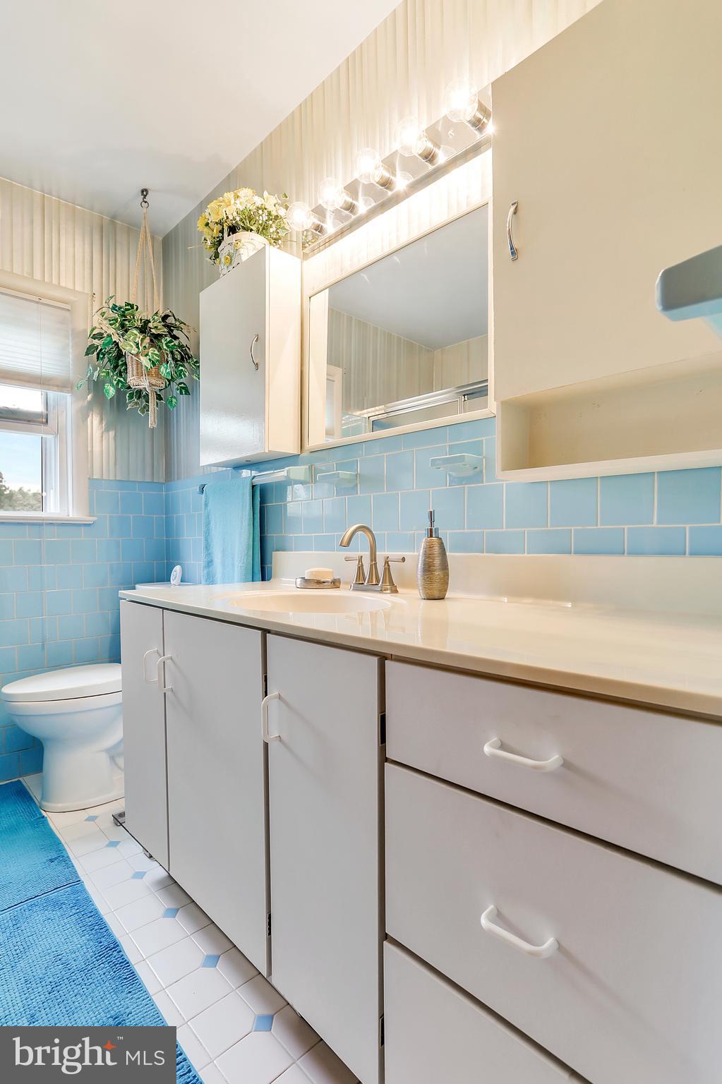 912 Tanley Road Silver Spring, MD 20904 - Photo 21 of 37 Upper level full bath