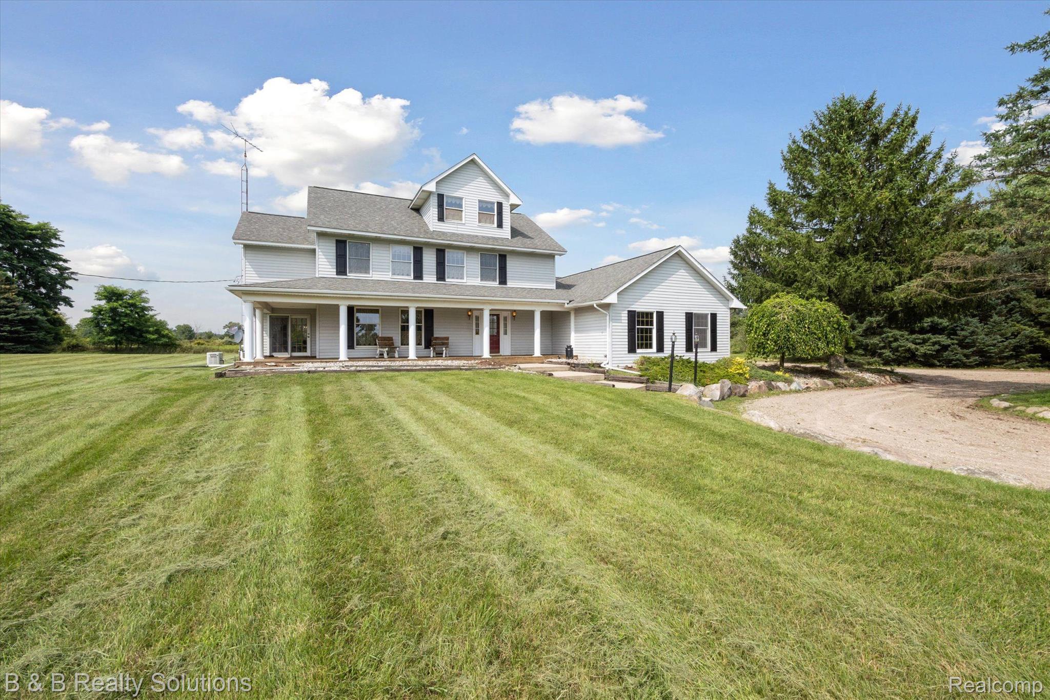 8561 Hough Road Almont, MI 48003 - Photo 2 of 68 Gallery Image 2