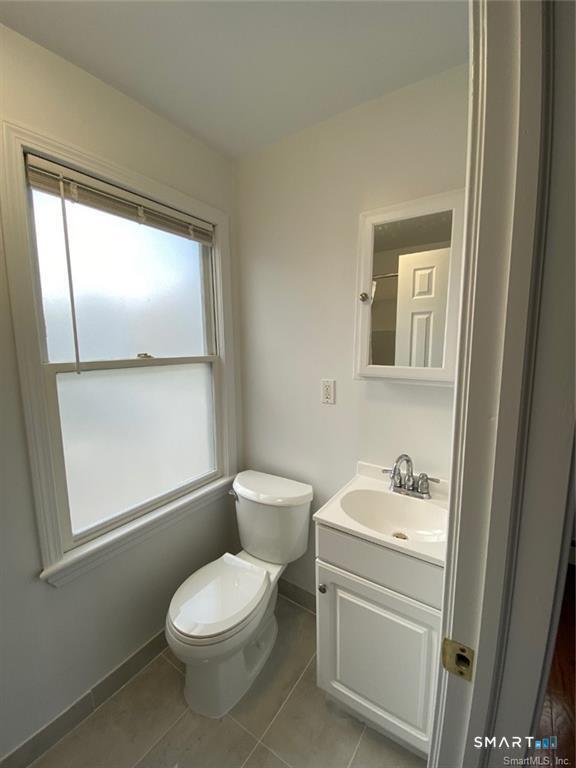 135 Ridgely Avenue Fairfield, CT 06825 - Photo 8 of 15