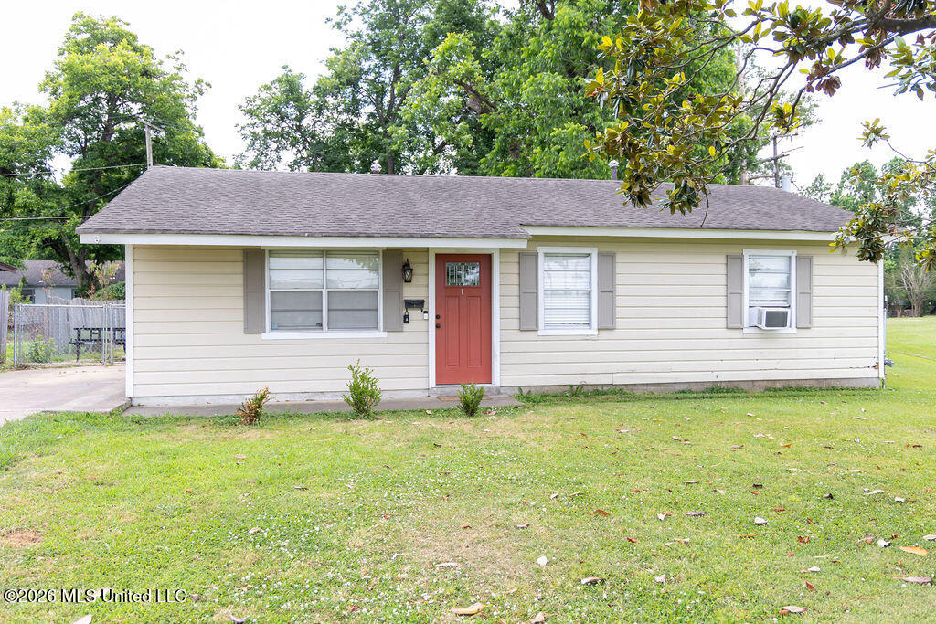 707 Cherokee Road Greenwood, MS 38930 - Photo 2 of 14 2U8A5967