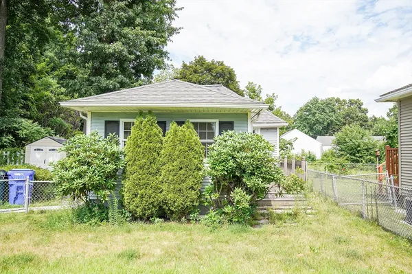 $1,750 | 215 Eddy Street, Springfield, MA 01104
