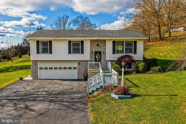 $315,000 | 12507 Thornfield Circle Northeast, Cumberland, MD 21502