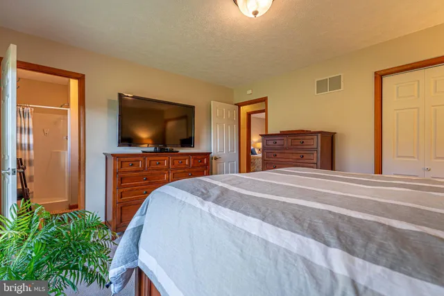 $315,000 | 12507 Thornfield Circle Northeast, Cumberland, MD 21502