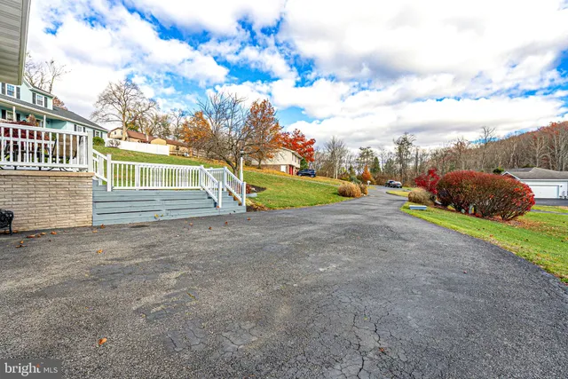 $315,000 | 12507 Thornfield Circle Northeast, Cumberland, MD 21502