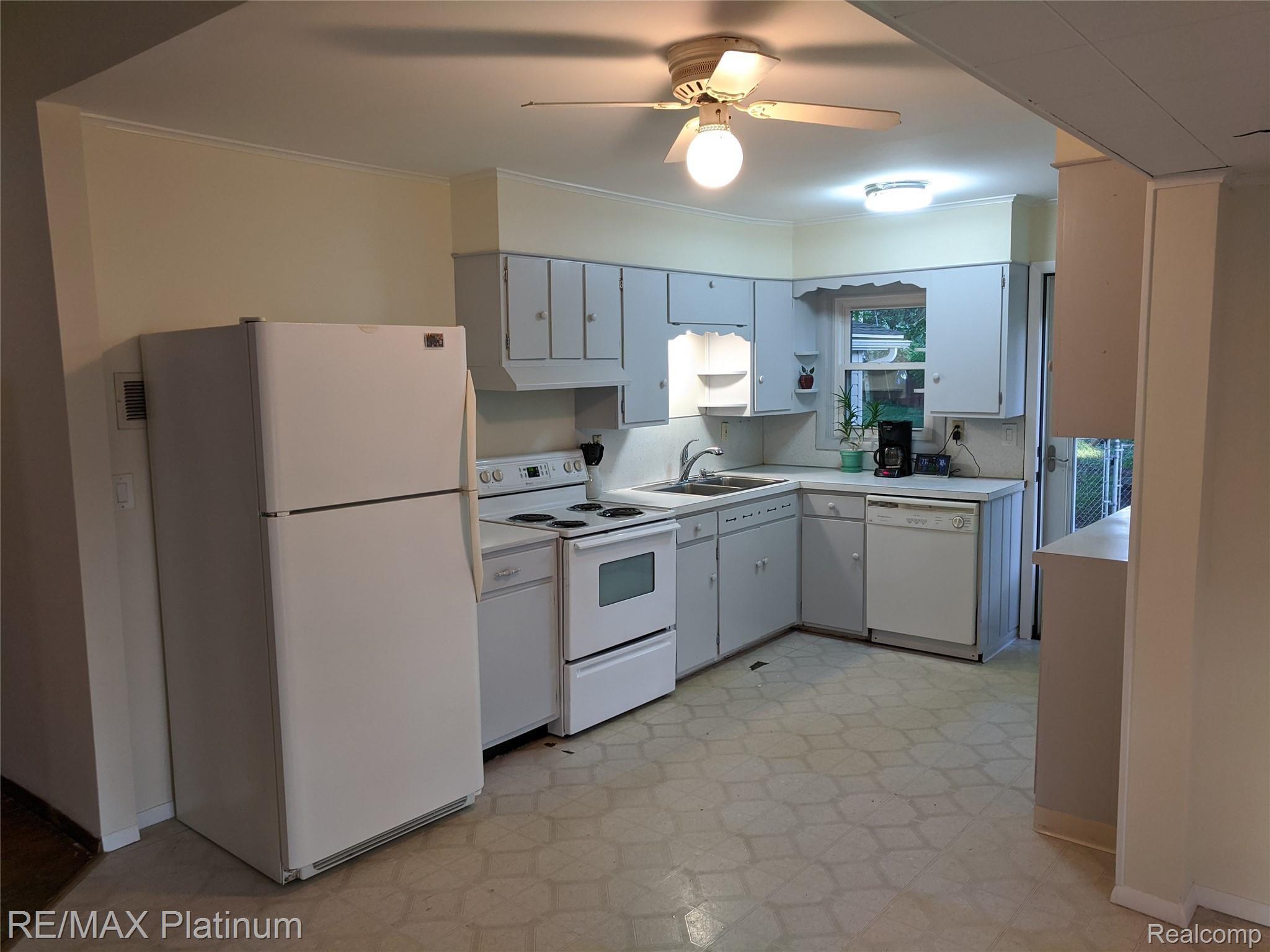 4010 North Belsay Road Flint, MI 48506 - Photo 13 of 38 9.jpg