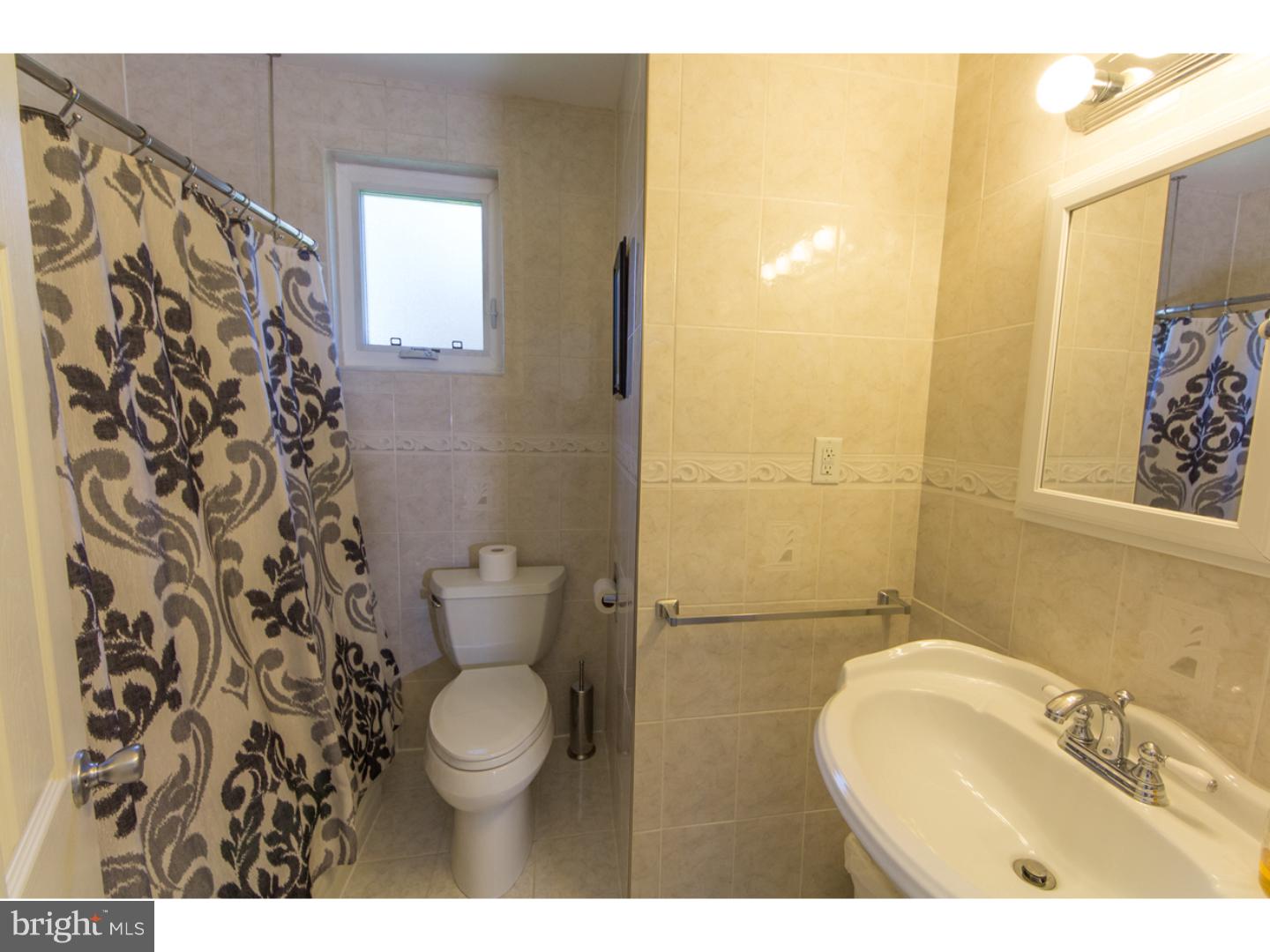 1650 Ridge Avenue Reading, PA 19607 - Photo 10 of 20 Bathroom