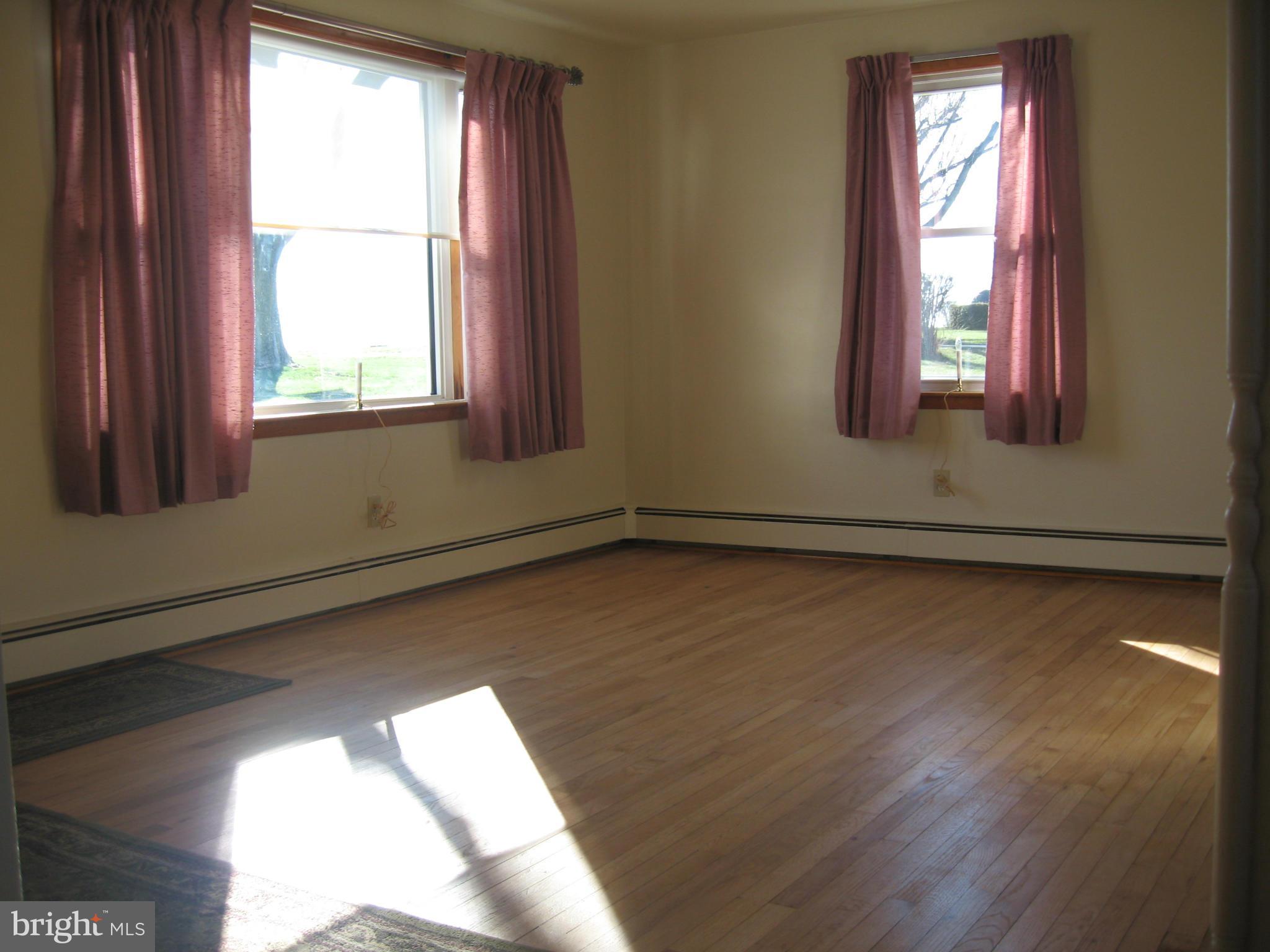 21606 New Freedom Road Freeland, MD 21053 - Photo 5 of 24 Living Room