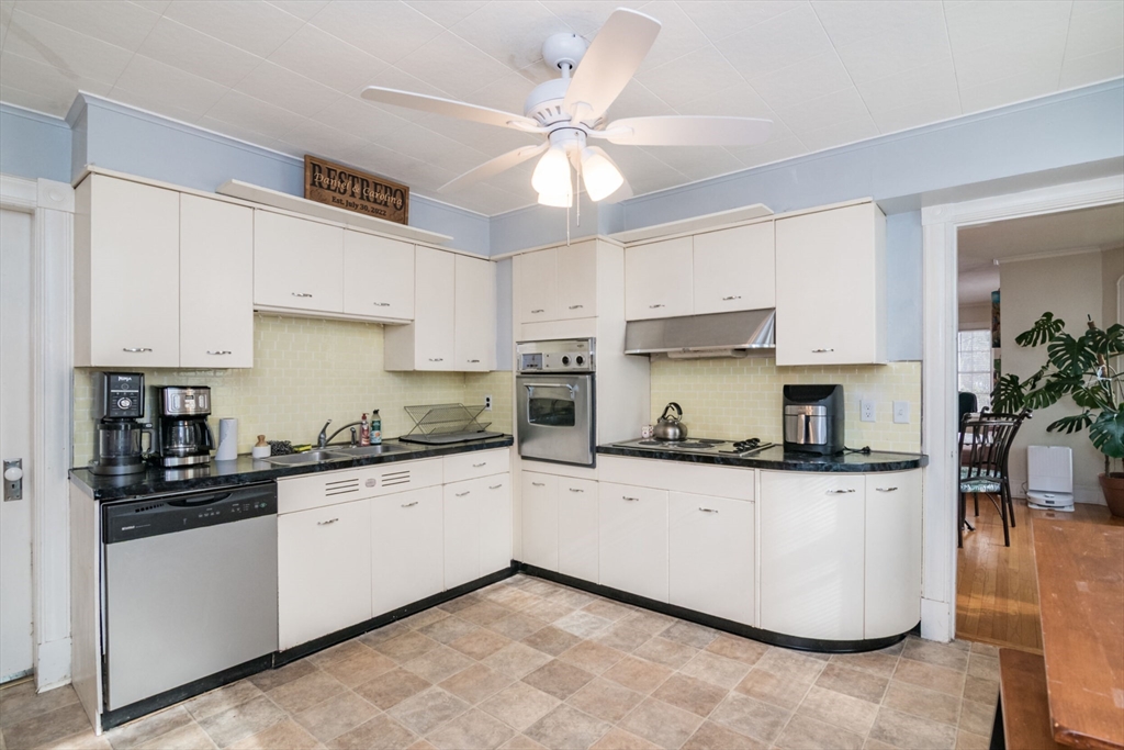 332-334 Forest Park Avenue Springfield, MA 01108 - Photo 7 of 42