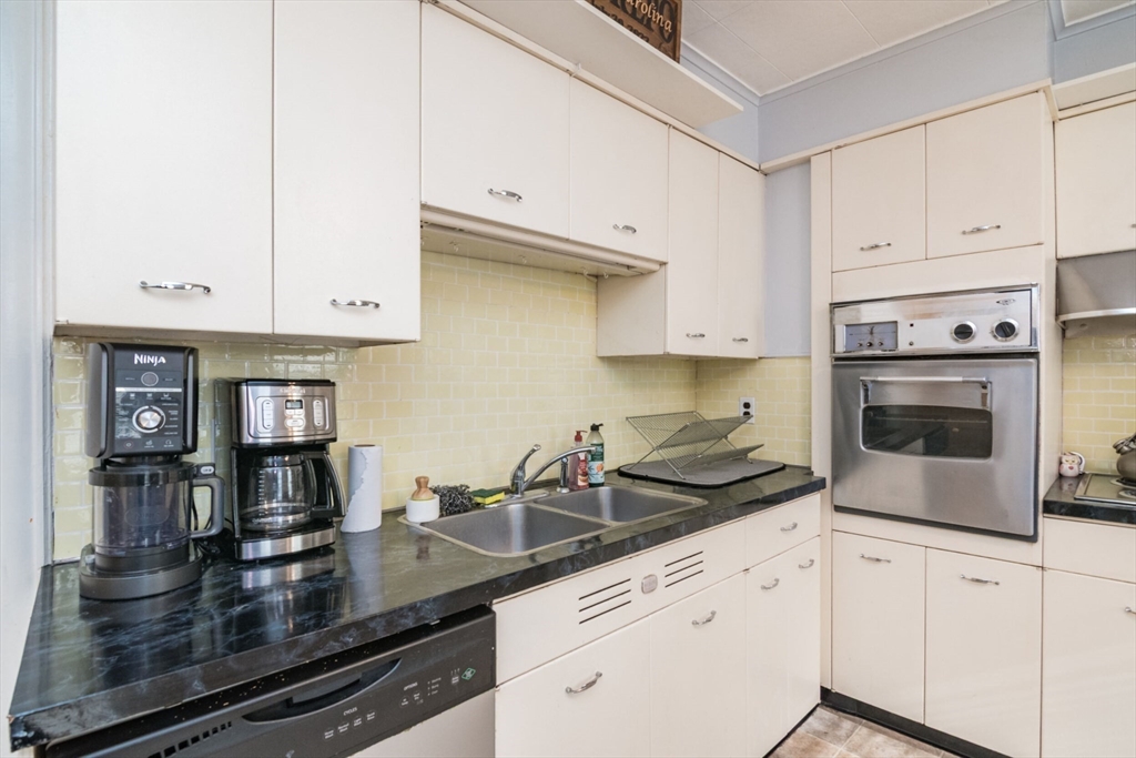 332-334 Forest Park Avenue Springfield, MA 01108 - Photo 9 of 42