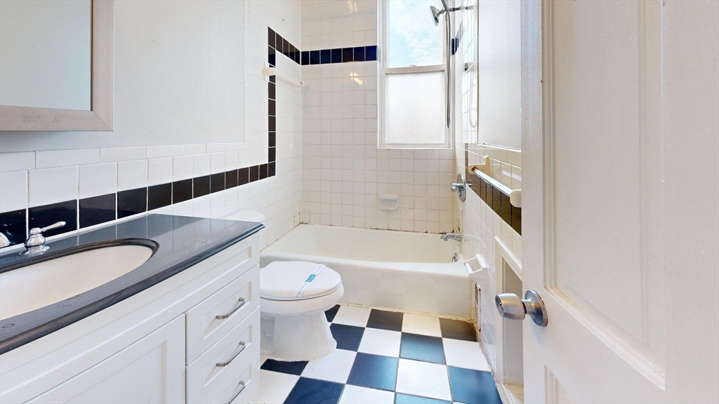 346 Chelsea Street, Unit 2 Boston, MA 02128 - Photo 18 of 31