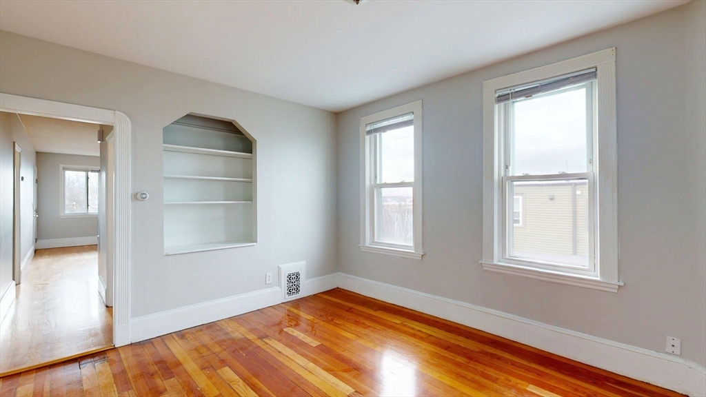 346 Chelsea Street, Unit 2 Boston, MA 02128 - Photo 3 of 31