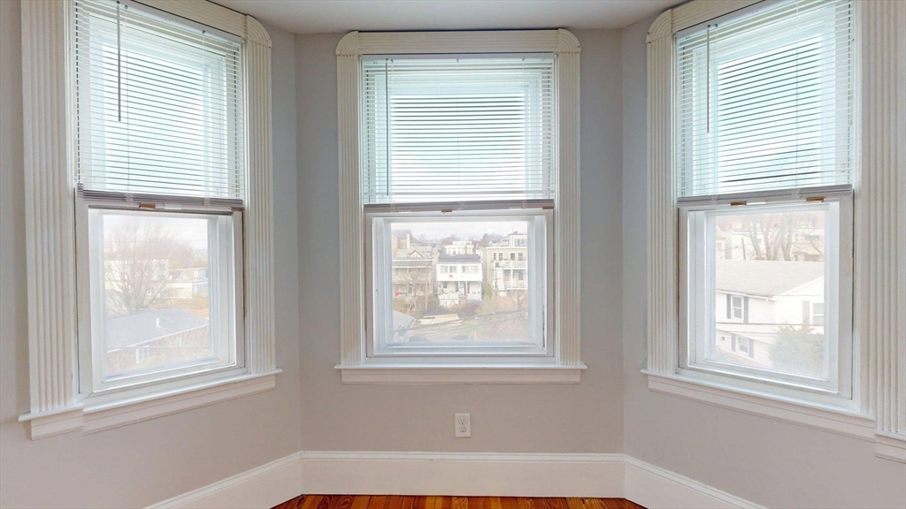 346 Chelsea Street, Unit 2 Boston, MA 02128 - Photo 4 of 31