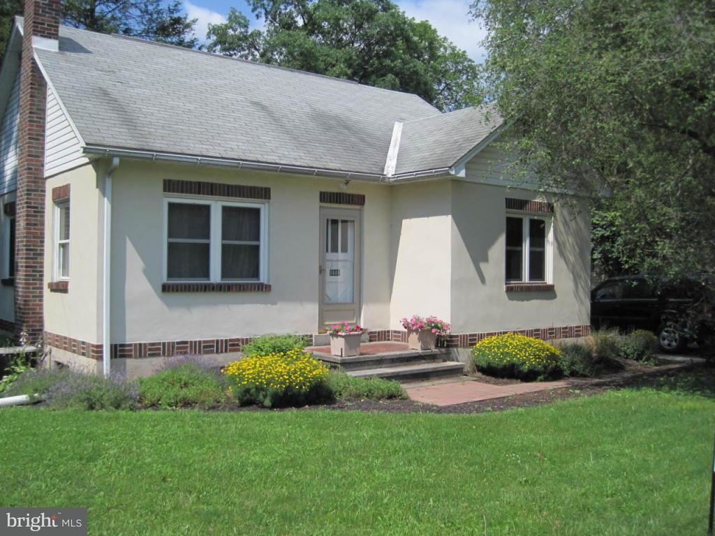 1686 Heilmandale Road Lebanon, PA 17046 - Photo 1 of 21 Gallery Image 1