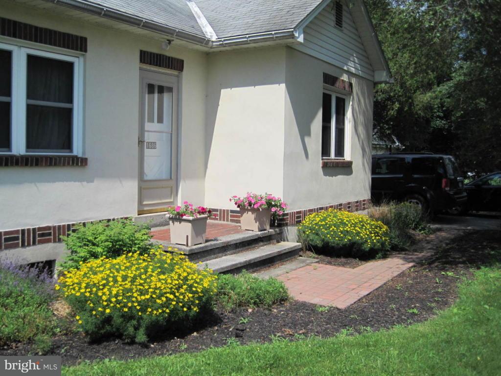 1686 Heilmandale Road Lebanon, PA 17046 - Photo 2 of 21 Gallery Image 2