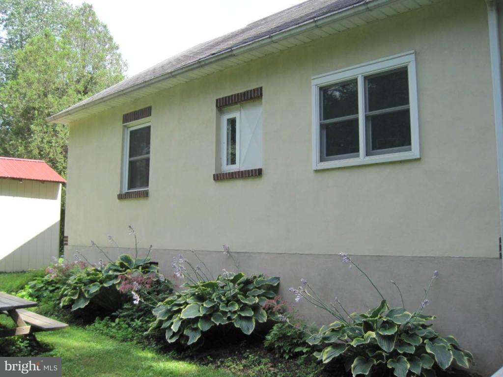 1686 Heilmandale Road Lebanon, PA 17046 - Photo 6 of 21 Gallery Image 6