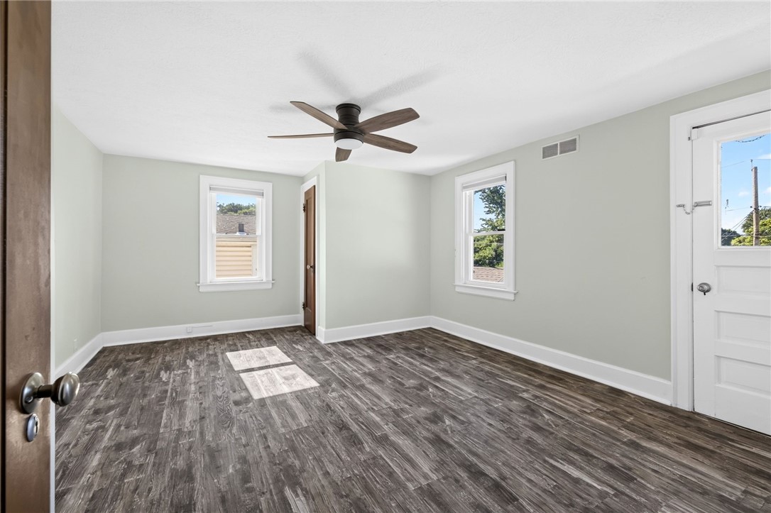 220 Barry Road Irondequoit, NY 14617 - Photo 21 of 34