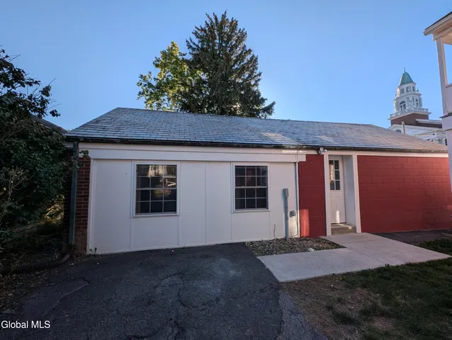 $1,600 | 50 Woodlawn Avenue, Unit 5, Albany, NY 12208