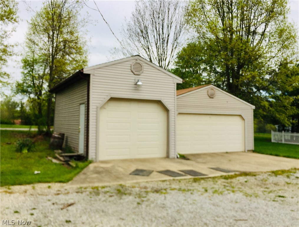 872 Carson Salt Springs Road Mineral Ridge, OH 44440 - Photo 3 of 35 Gallery Image 3