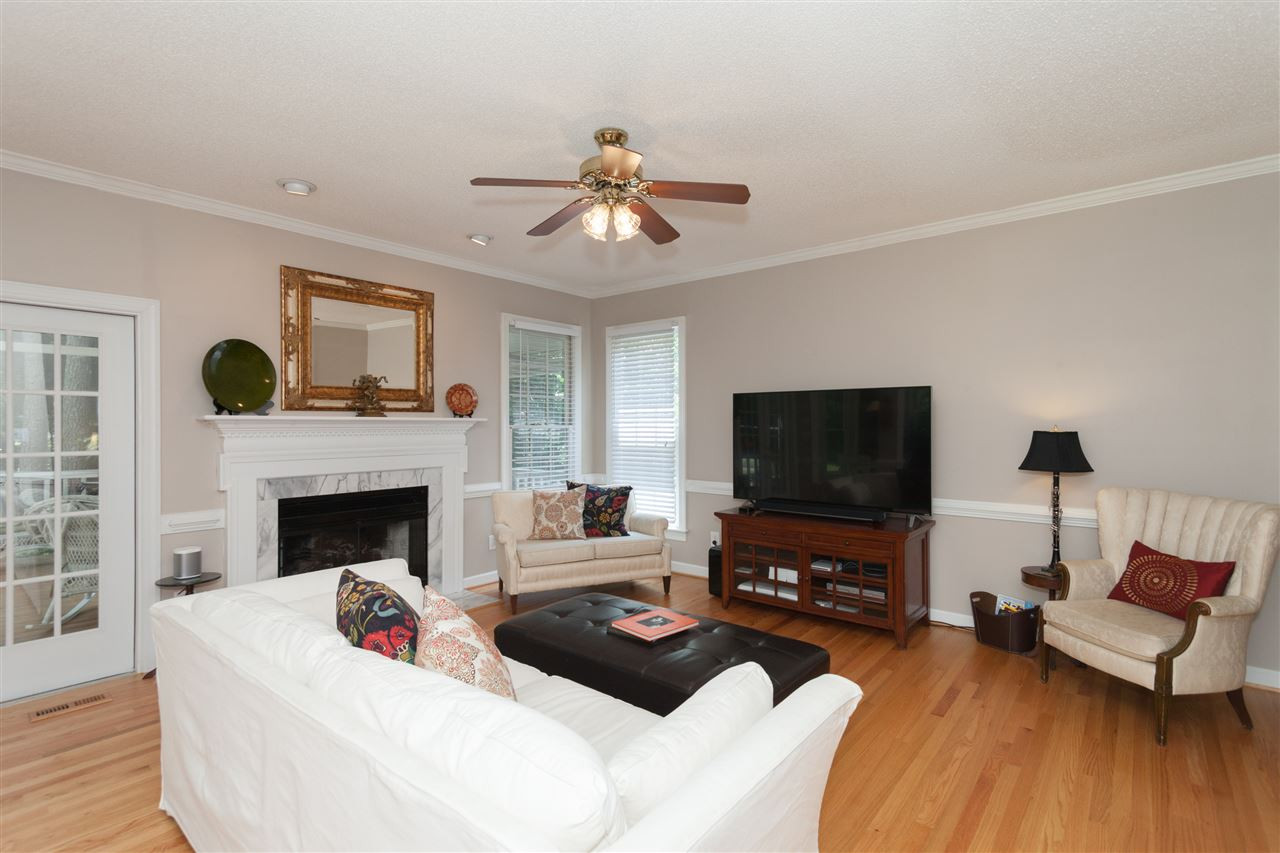 5817 Raddington Street Raleigh, NC 27613 - Photo 8 of 25 Den/Family/Great Room