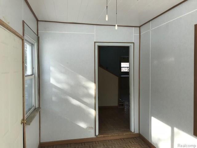 2134 South Genesee Road Burton, MI 48519 - Photo 32 of 48 front room 2.jpeg