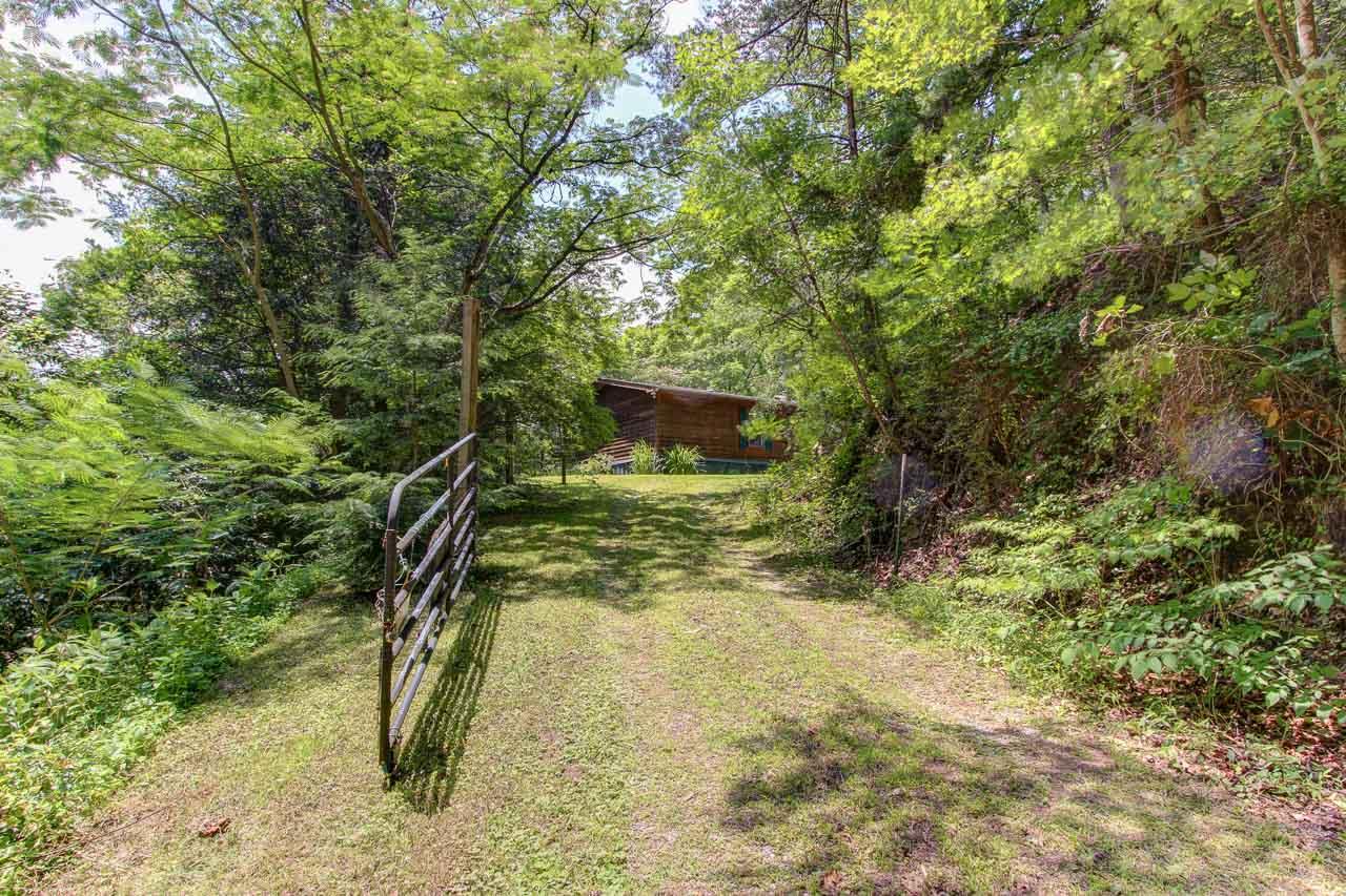 979 Gnatty Branch Road Pigeon Forge, TN 37876 - Photo 34 of 37 34