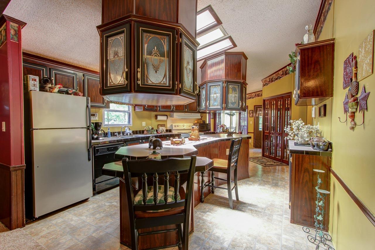 979 Gnatty Branch Road Pigeon Forge, TN 37876 - Photo 6 of 37 06