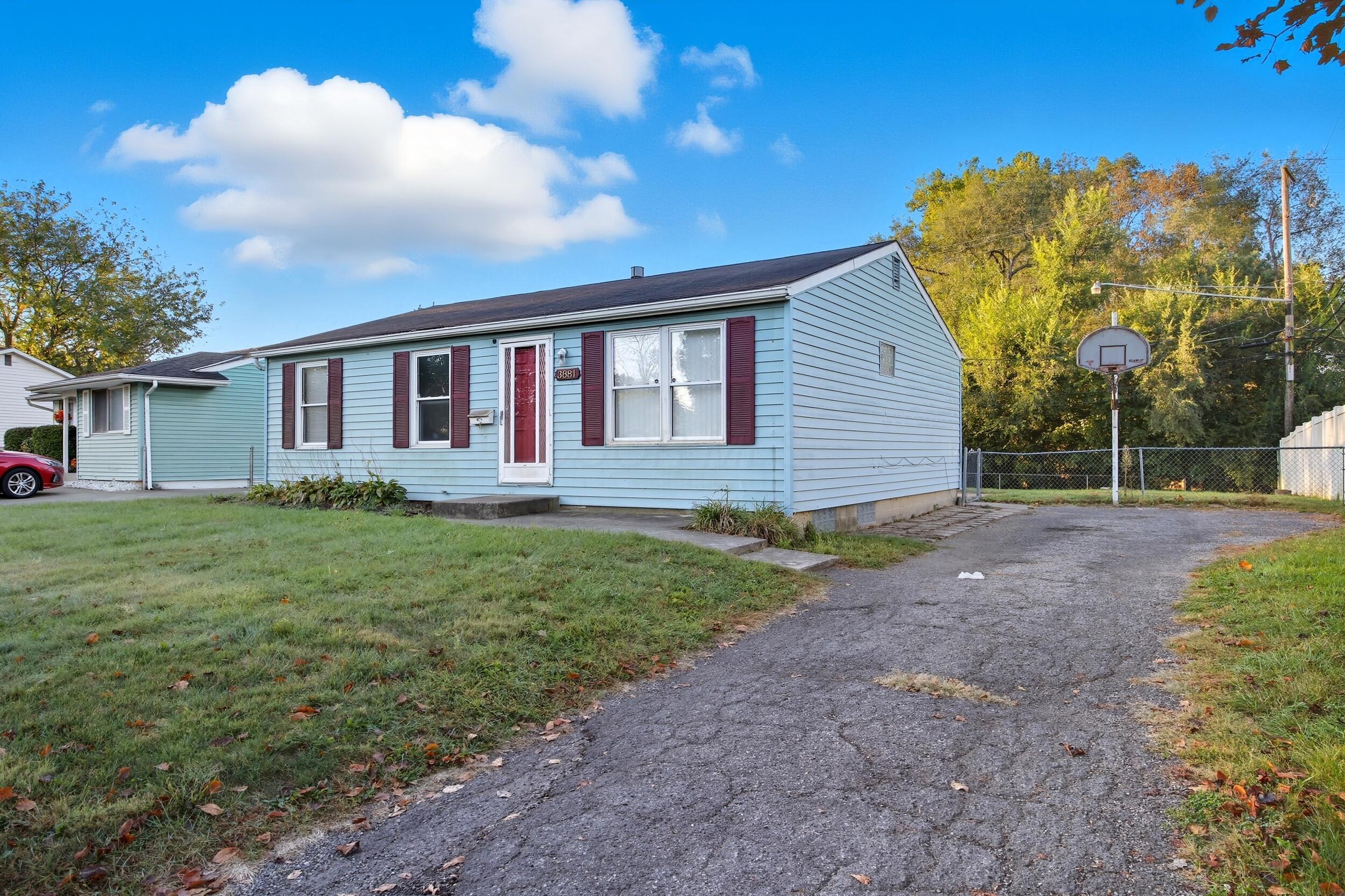 3881 Lexmont Road South Columbus, OH 43228 - Photo 3 of 26 3_4x3a8977