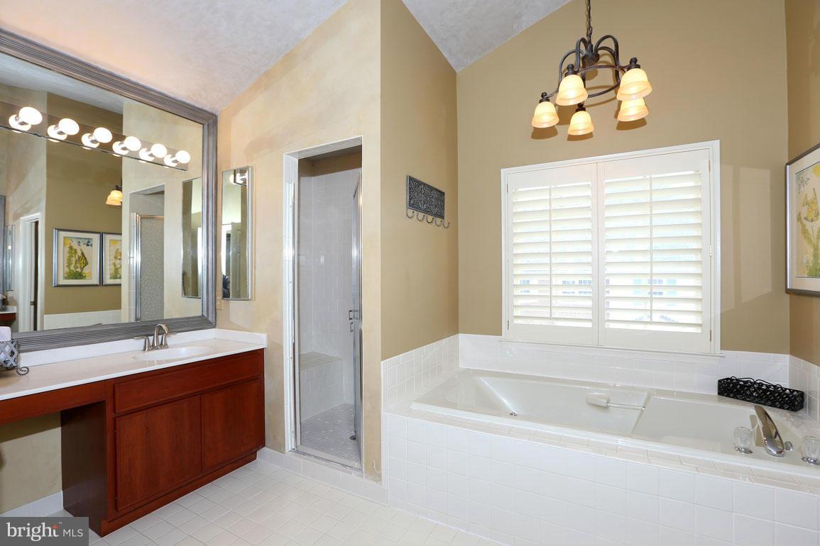8014 Rising Ridge Road Bethesda, MD 20817 - Photo 11 of 21 Bath (Master)