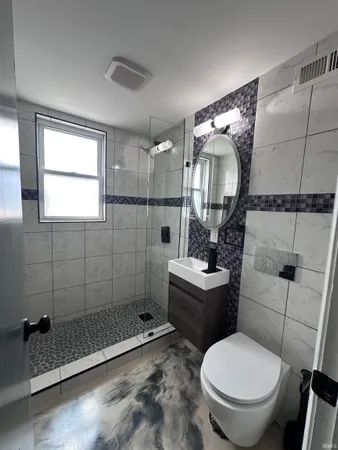 $1,000 | 2024 Lincoln Avenue, Unit B1, Evansville, IN 47714