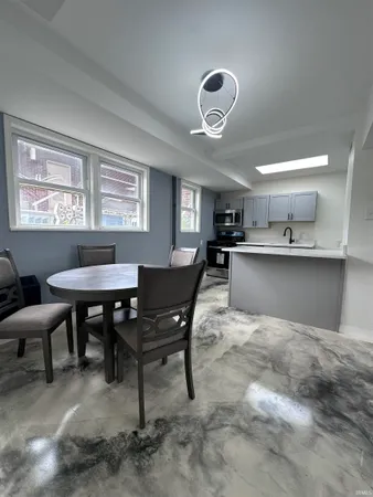 $1,000 | 2024 Lincoln Avenue, Unit B1, Evansville, IN 47714