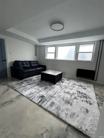 $1,250 | 2024 Lincoln Avenue, Unit B1, Evansville, IN 47714