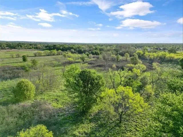 a view of a tennis court