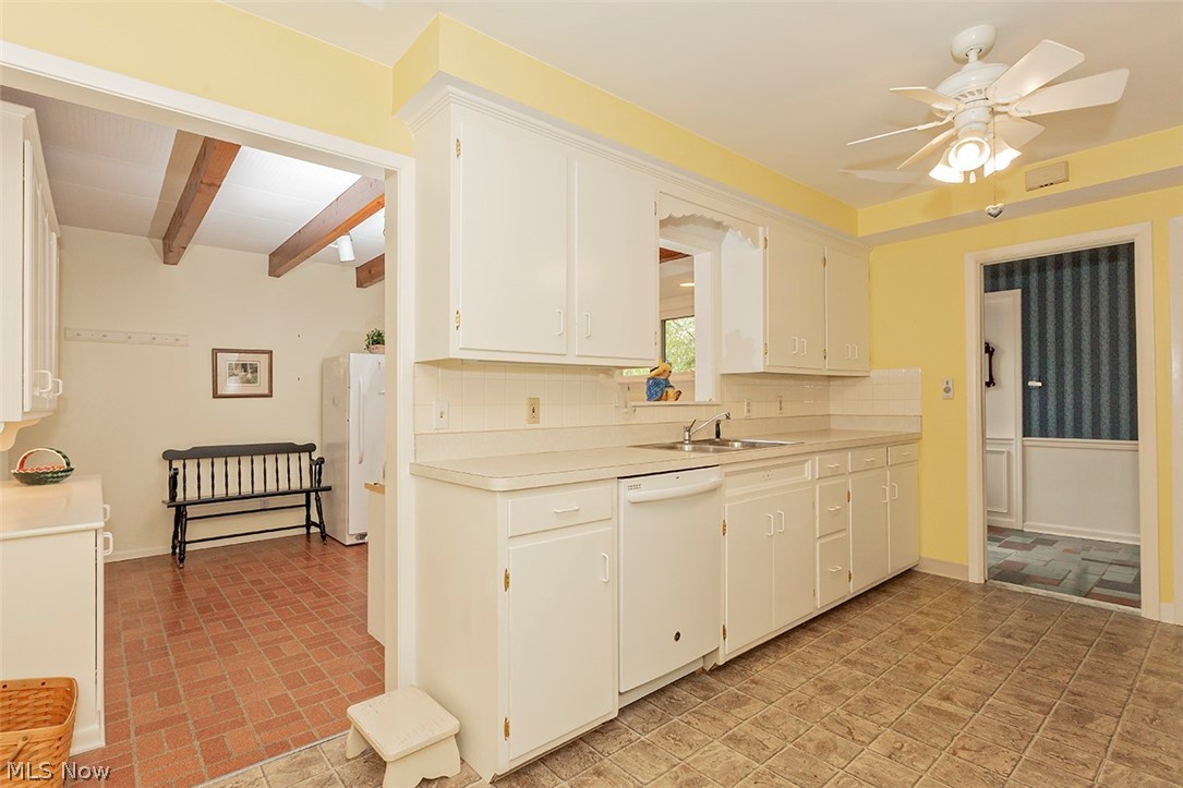 28725 Bolingbrook Road Pepper Pike, OH 44124 - Photo 12 of 27