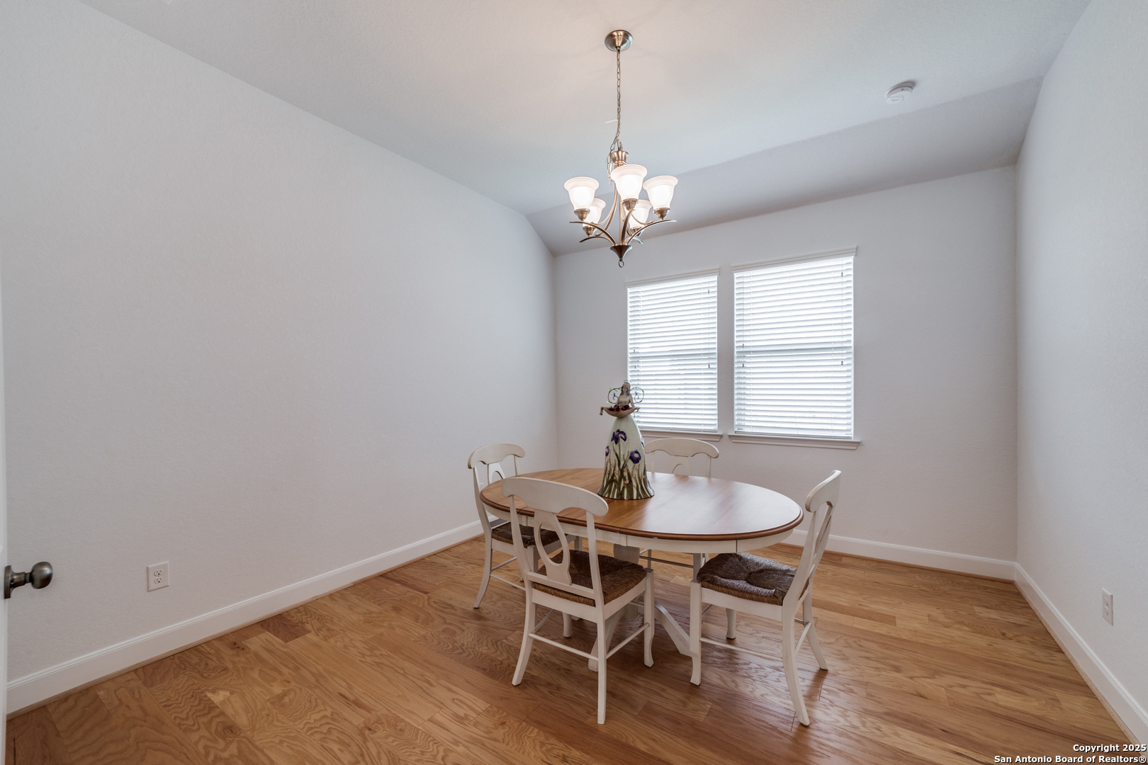 836 Silver Fox Cibolo, TX 78108 - Photo 15 of 26 a table and chairs in a room