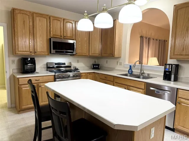 $685,000 | 814 Summit Glen Court, Fenton, MO 63026