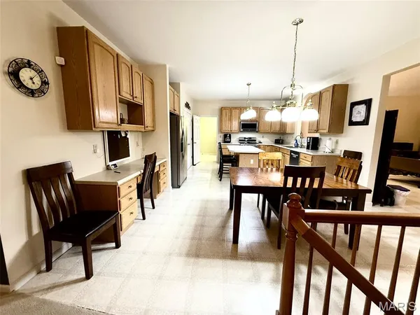 $653,000 | 814 Summit Glen Court, Fenton, MO 63026