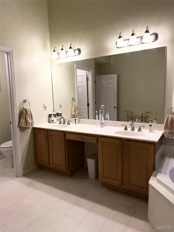 $685,000 | 814 Summit Glen Court, Fenton, MO 63026