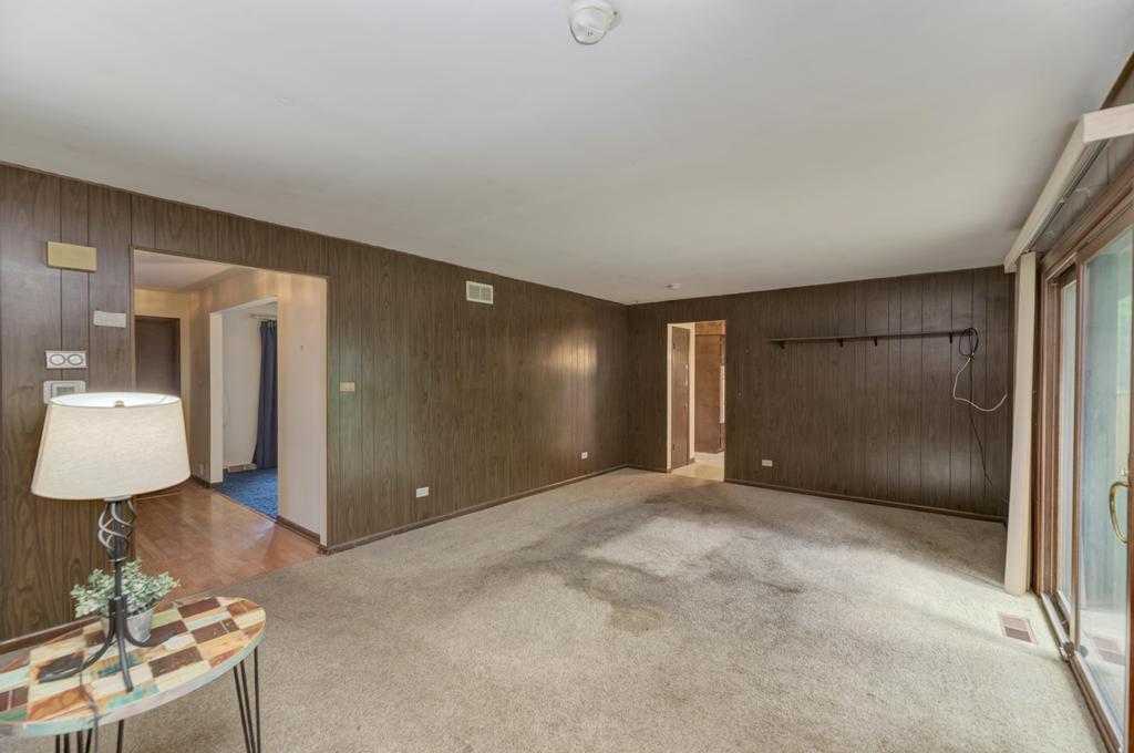 8017 Sawyer Road Darien, IL 60561 - Photo 16 of 35