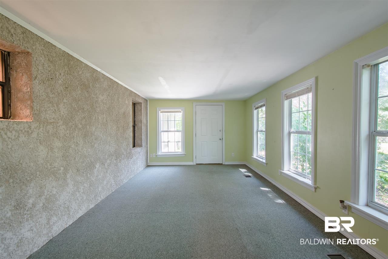 19253 North East River Road Silverhill, AL 36576 - Photo 9 of 49