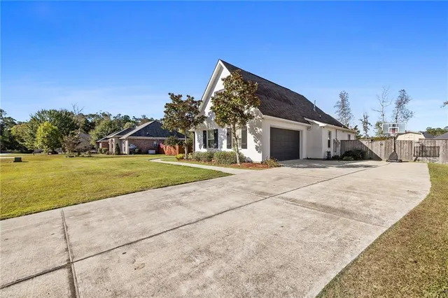 $564,900 | 172 Coquille Drive, Madisonville, LA 70447