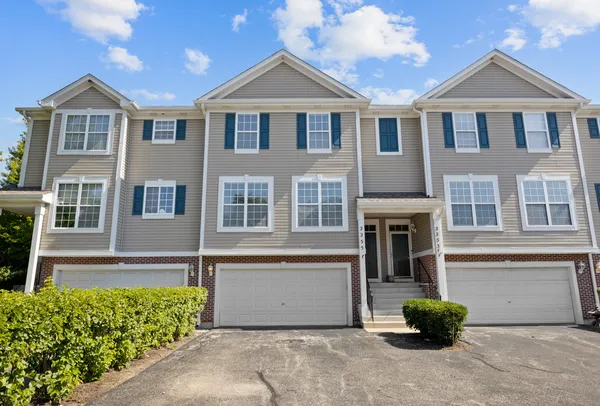 $2,795 | 2255 Hudson Circle, Unit 2255, Aurora, IL 60502