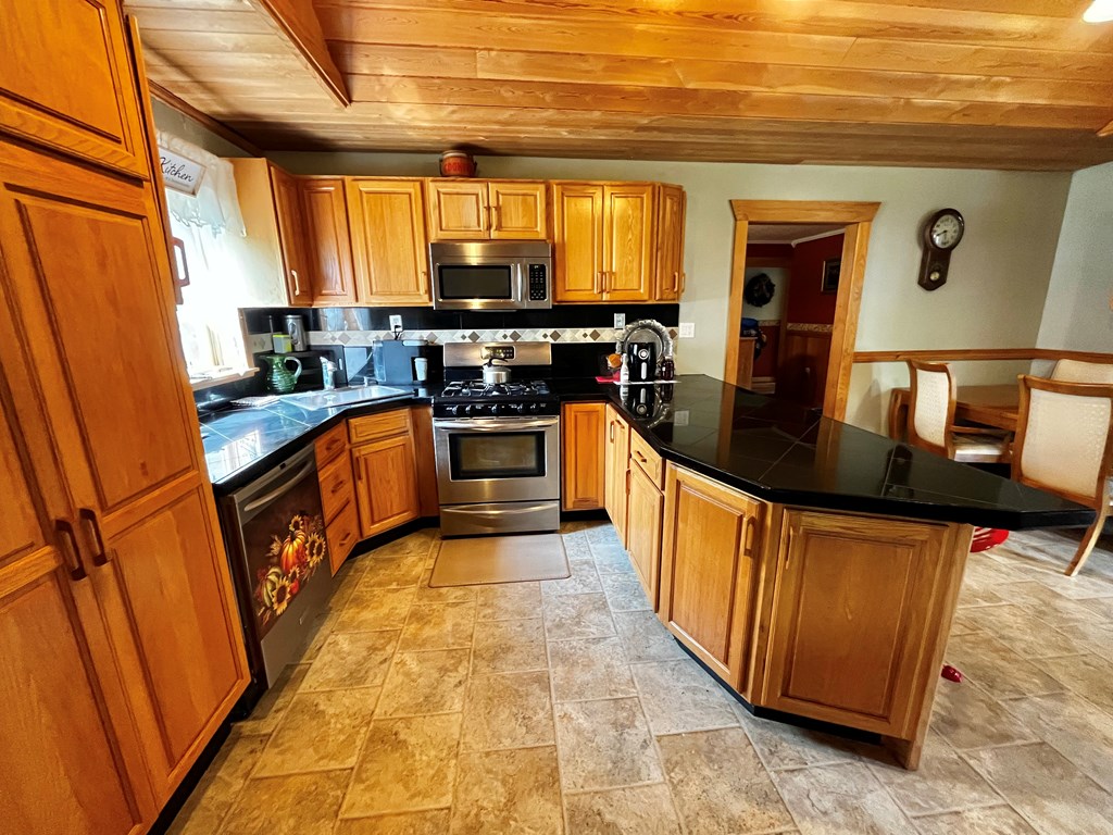 1373 Hoover Road Grand Valley, PA 16420 - Photo 4 of 18