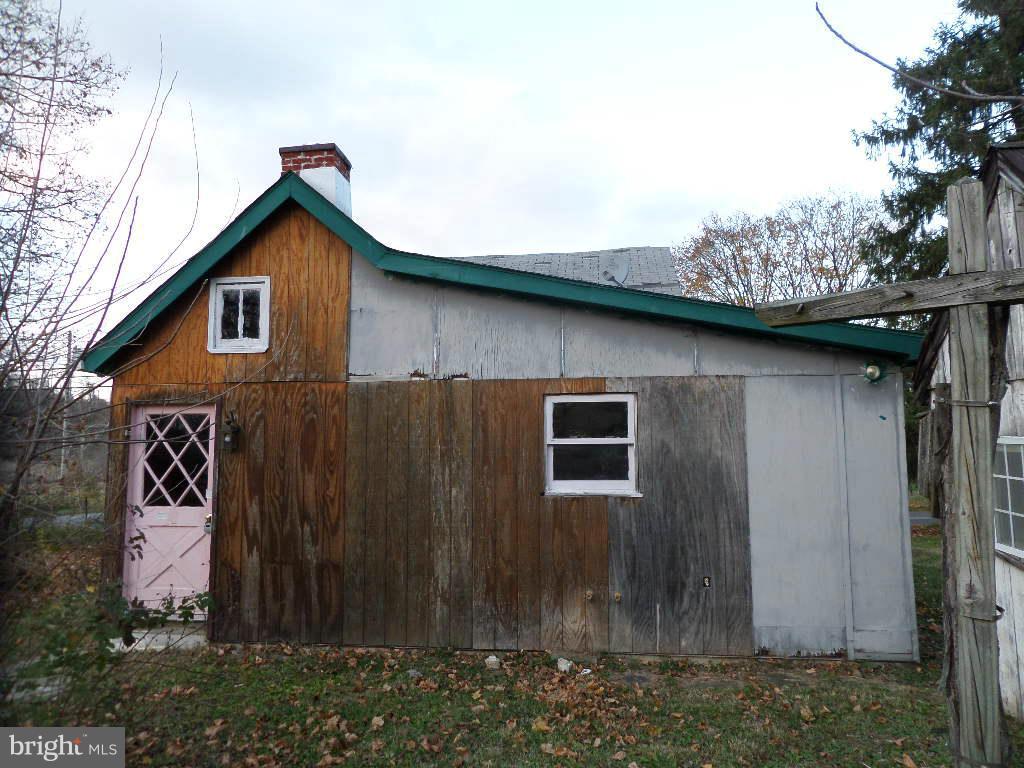 22401 Old Georgetown Road Smithsburg, MD 21783 - Photo 14 of 16 Exterior (General)