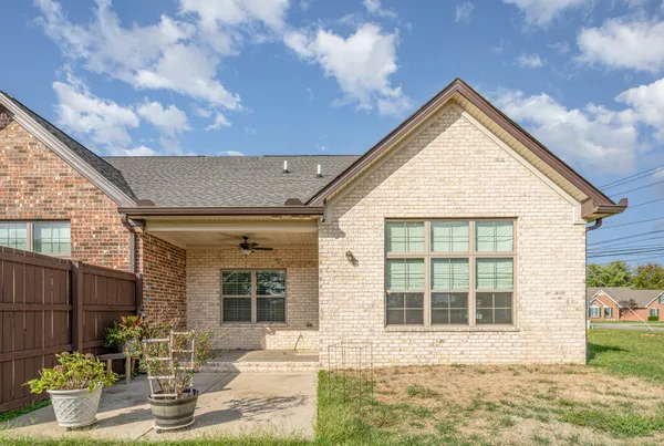 $415,000 | 412 West Foxrun, Springfield, TN 37172