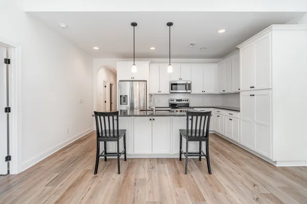 $415,000 | 412 West Foxrun, Springfield, TN 37172